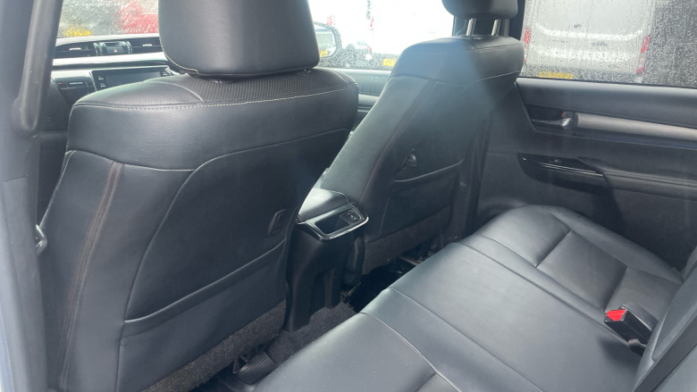 Toyota Hilux Diesel Invincible X D/Cab Pick Up 2.8 D-4D Auto